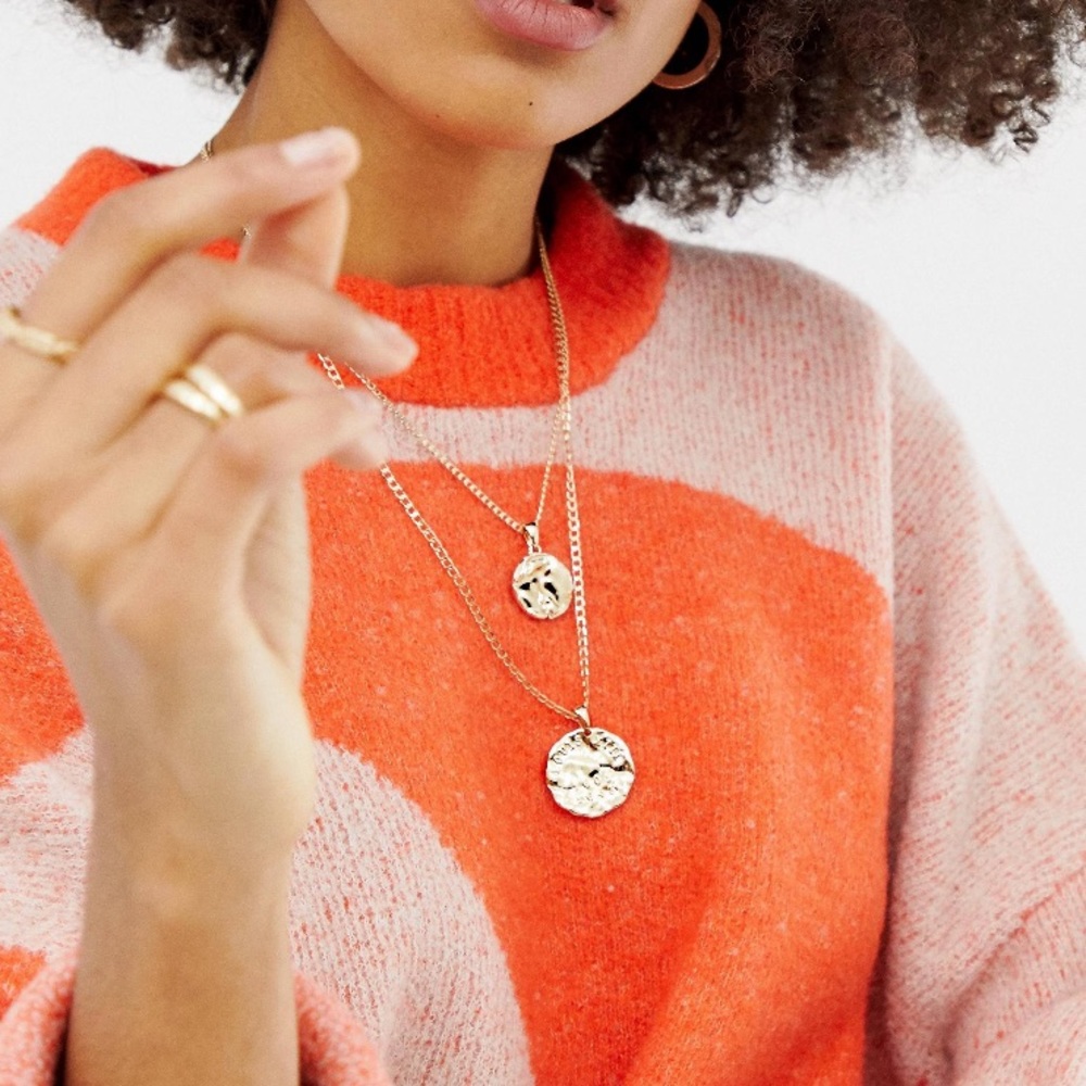 NWT gold layered pendant necklace - Picture 3 of 4